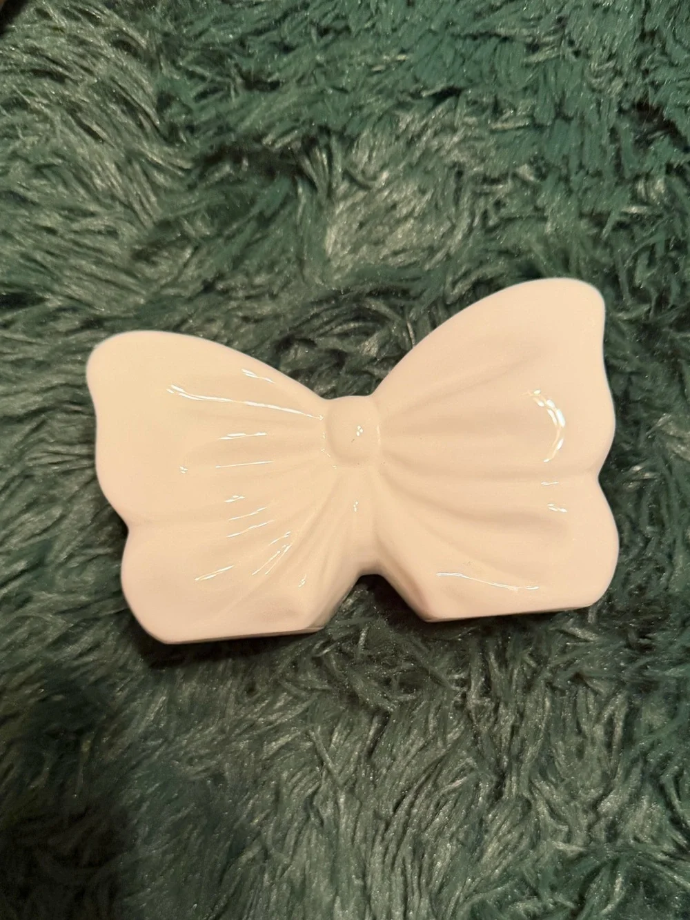 3/$25 ✨ White Ceramic Bow Double Taper Candle Holder